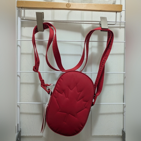 NWT Lululemon Team Canada 22 Future Legacy Crossbody Bag - Picture 1 of 9